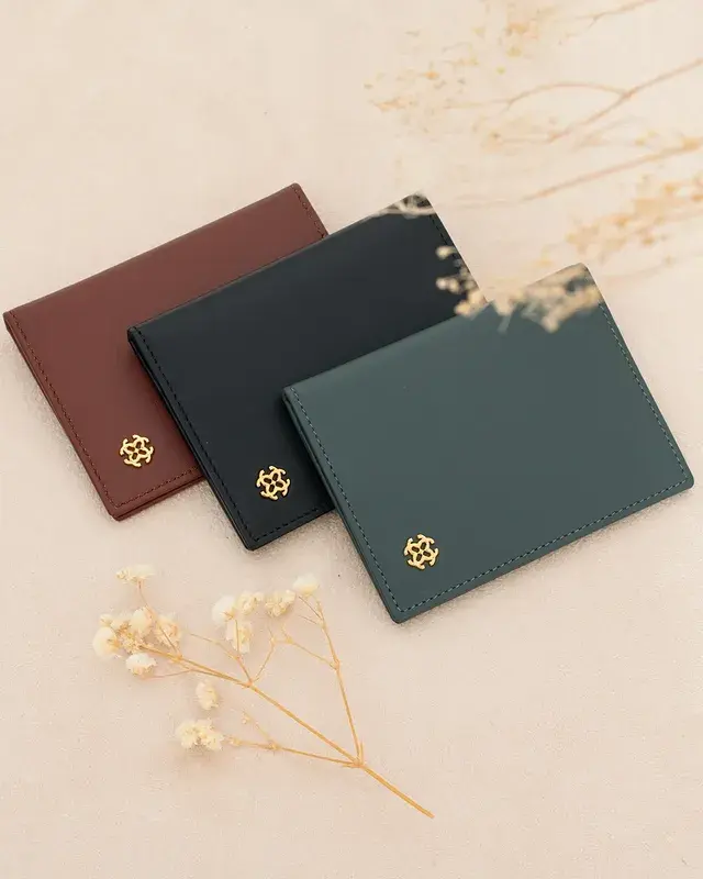Chic Ladies Bifold Card Holder