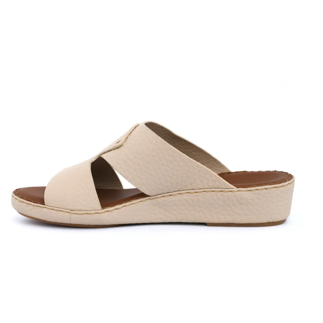 Elegant and Comfortable Arabic Slippers