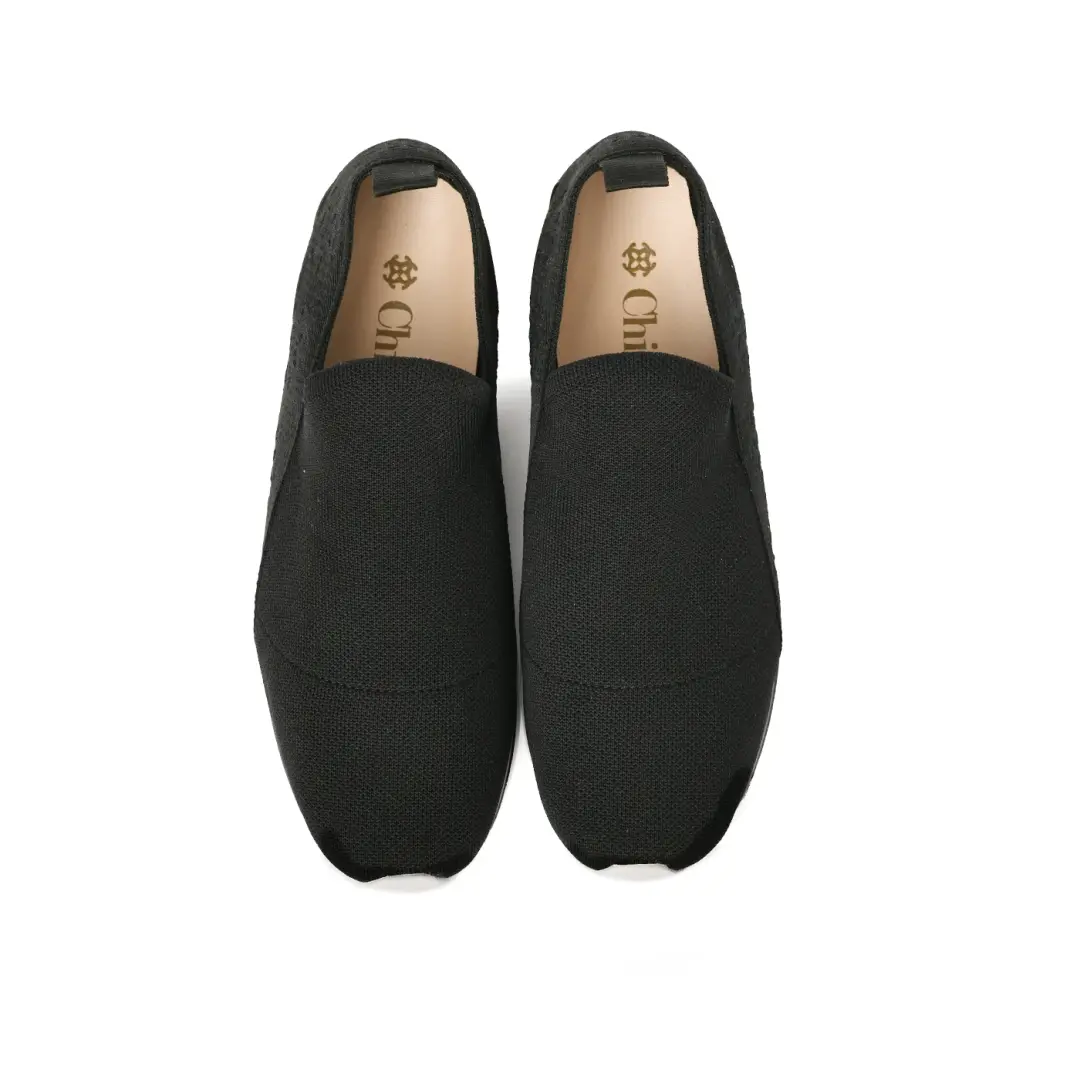 Lightweight Slip-on Knitted Sneakers