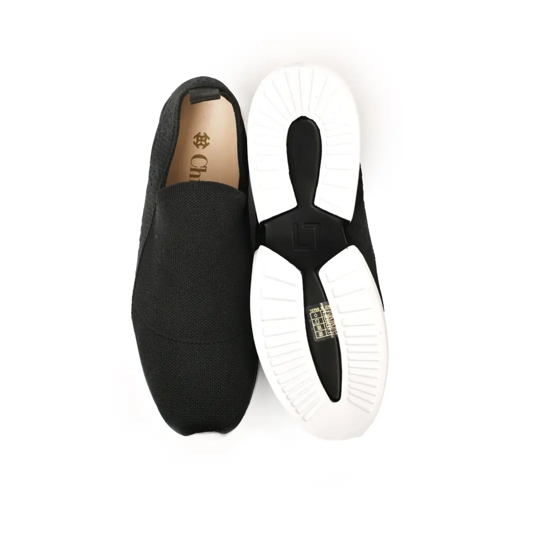 Lightweight Slip-on Knitted Sneakers