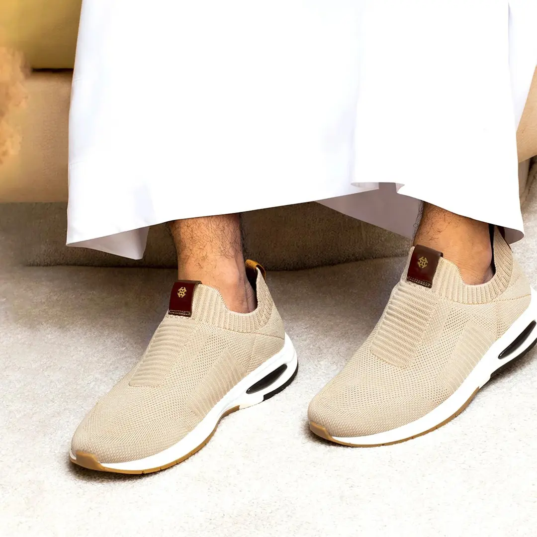 Lightweight Smart-Casual Sneakers with Knitted Upper