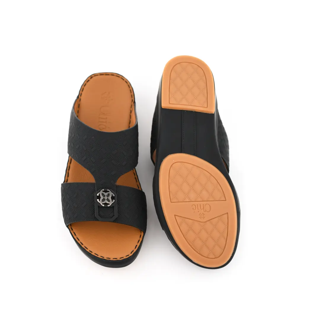 Modern Arabic Sandals with Embossed Pattern